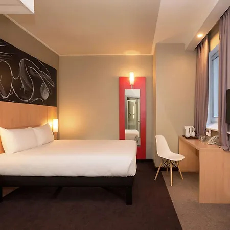 Hotel Ibis Railway Station 3*