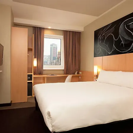 Hotel Ibis Railway Station 3*