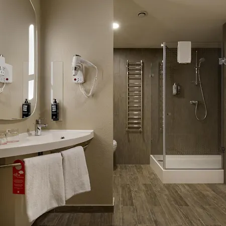 Ibis Railway Station 3*
