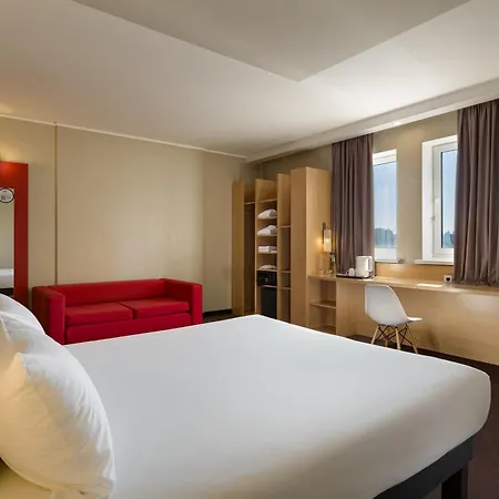 Hotel Ibis Railway Station Kiev