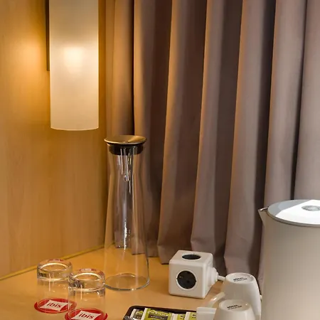 Hotel Ibis Railway Station 3*