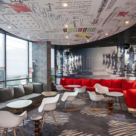 Hotel Ibis Railway Station 3*