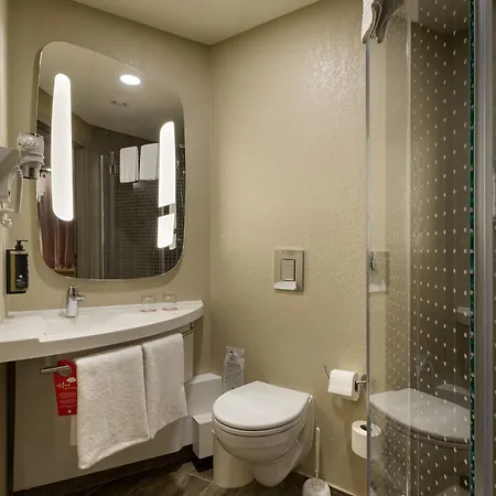 Ibis Railway Station 3*