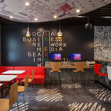 Ibis Railway Station 3*