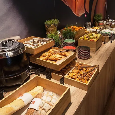 Ibis Railway Station Hotell 3*